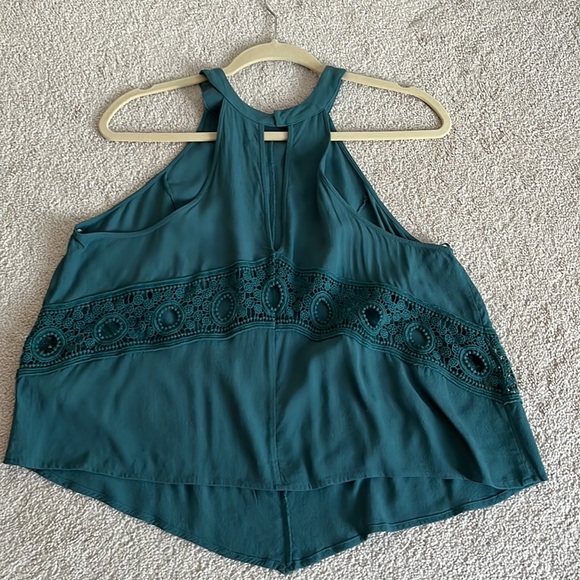 Astr Tank Shirt. Green size Medium. - Picture 5 of 7